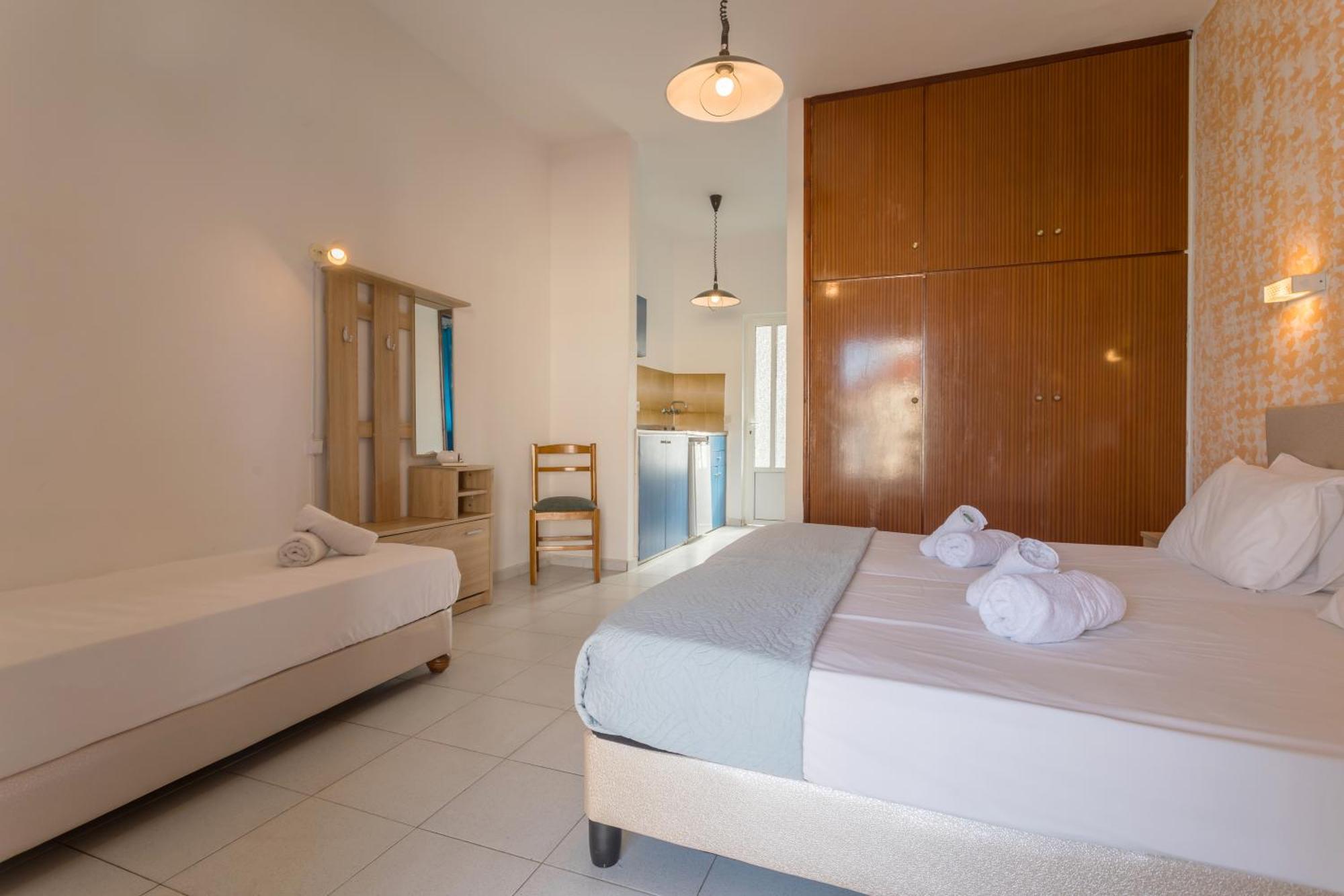 Holidays Studios & Apartments Лаганас Екстериор снимка