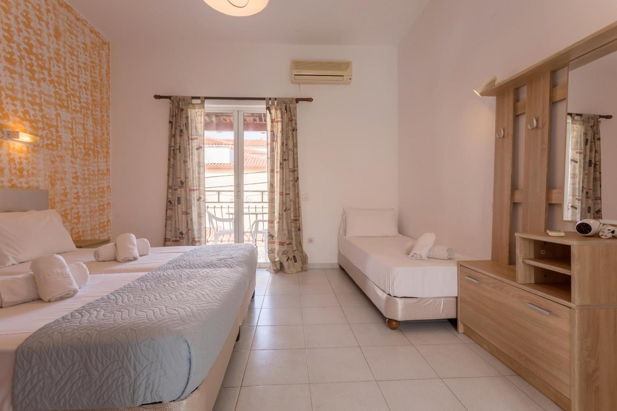 Holidays Studios & Apartments Лаганас Екстериор снимка